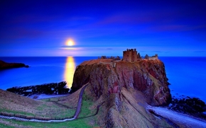 【圖片分享計(jì)劃】Moonrise Dunnottar Castle