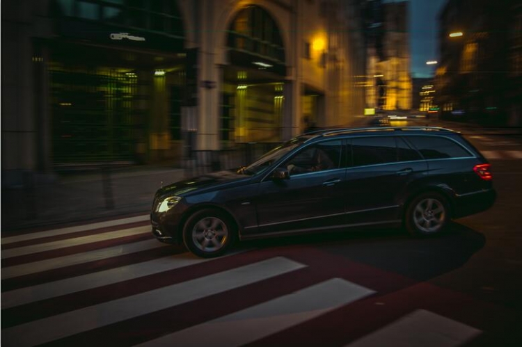 【圖片分享計(jì)劃】餓了的獅王_452 夜間停車