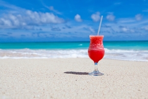 【桌面壁紙】夏日沙灘飲料