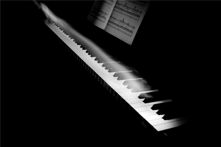 【桌面壁纸】黑白钢琴
