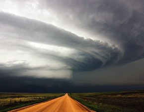 【海報(bào)分享計(jì)劃】雷暴天氣16