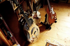 【桌面壁紙】guitars